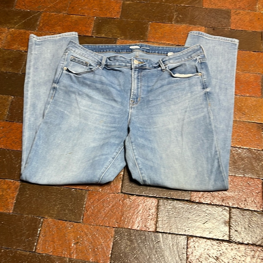 Old Navy size 16 power straight jeans, 31 inch inseam 2246